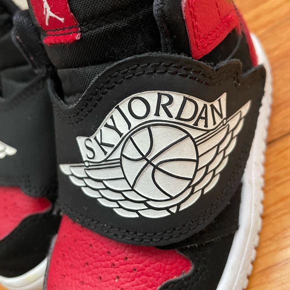 Sky Jordan 1. Size 6c. Red and Black - Picture 4 of 9